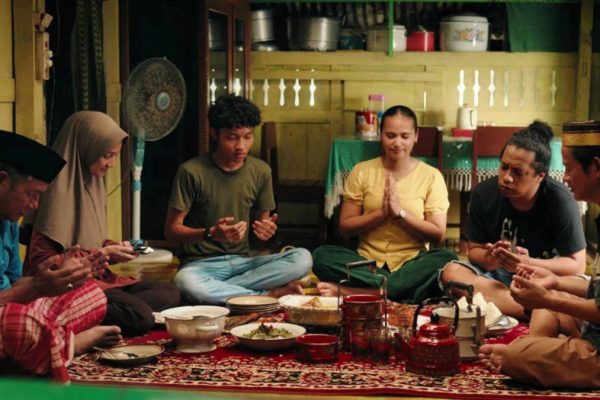 Komang (2025) Review: Held Together by Fate review film komang